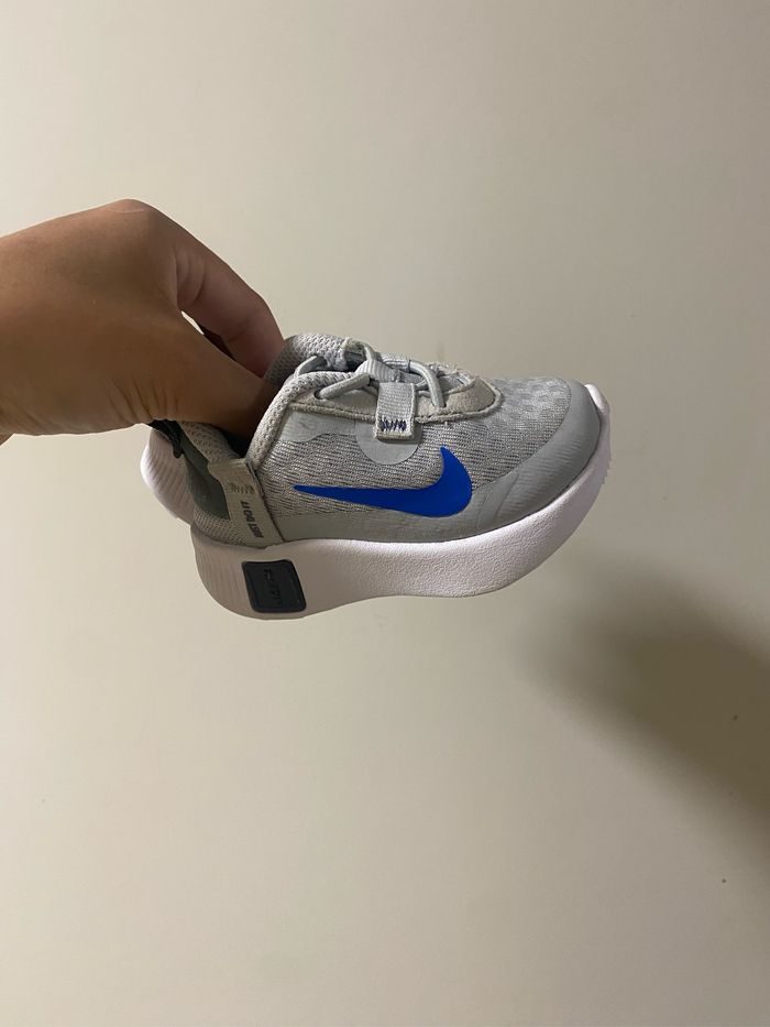 Baskets nike grise et bleue - photo numéro 4