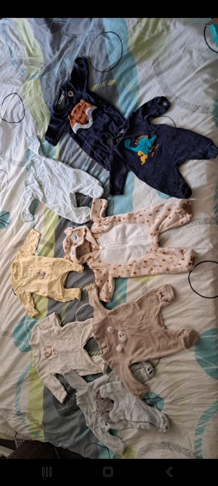Lot pyjamas 1mois