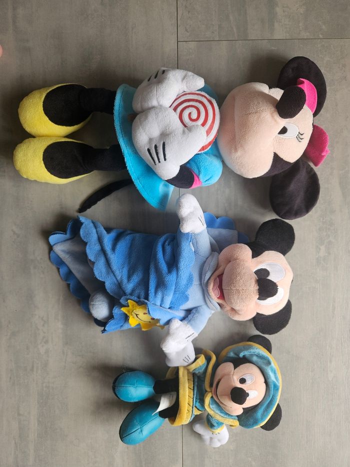 Lot peluches mickey Mouse et minnie