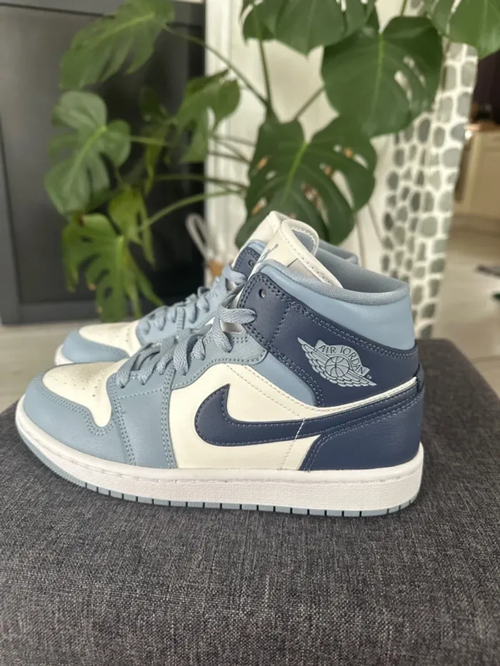 Air Jordan 1 Mid - AJ1 voile bleu diffusé - photo numéro 3