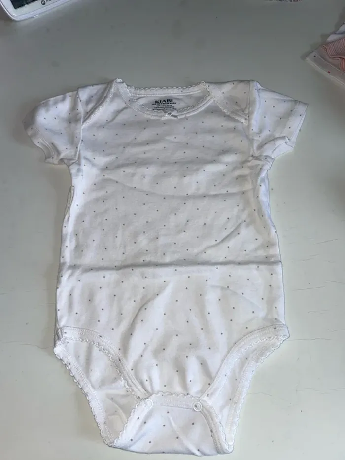 body manche courte à pois