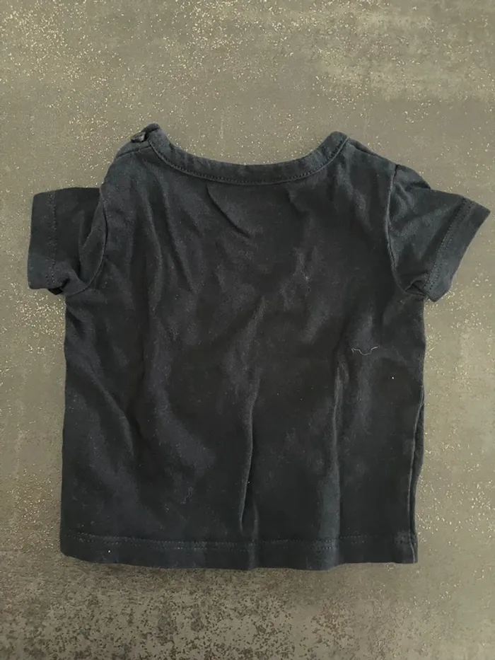 Teeshirt bleu marine manches courtes taille 1 mois marque Kiabi - photo numéro 4