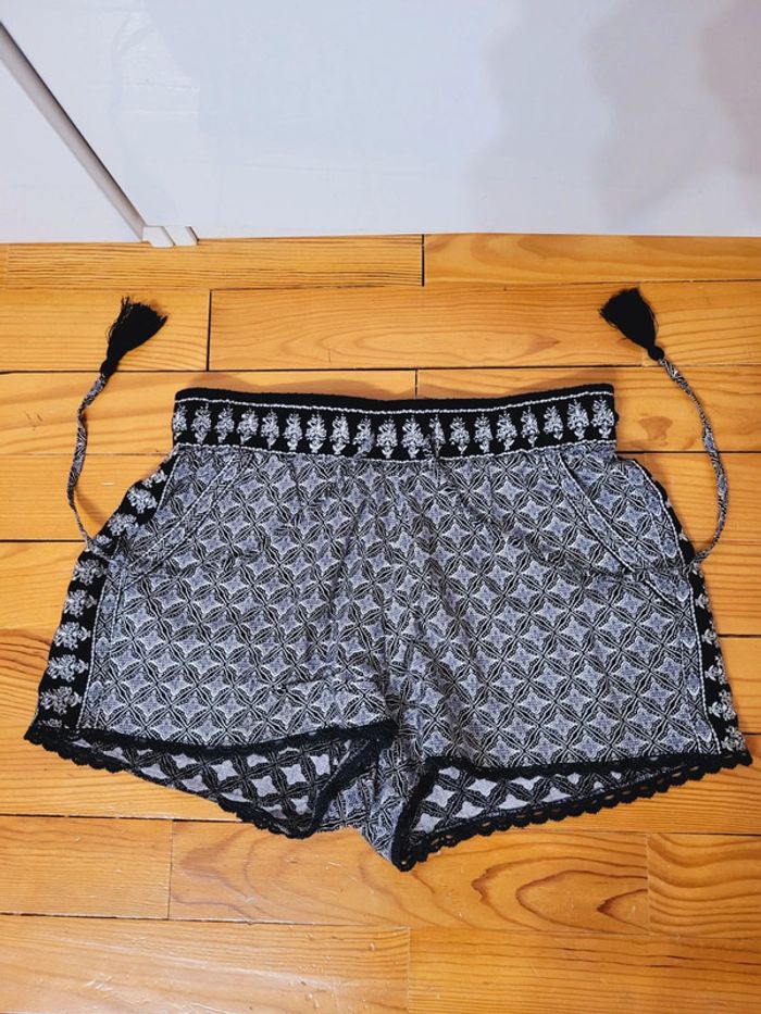 Short noir et blanc fluide pompons franges motifs géométriques psychédéliques taille S 36 coquette