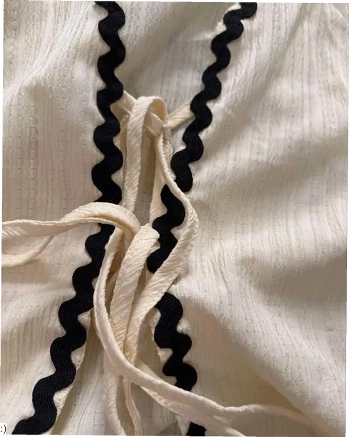 Robe Femme Longue Beige Plissée Laçage Nouettes Finitions Noires - Taille S Neuf Jamais Porté - photo numéro 3
