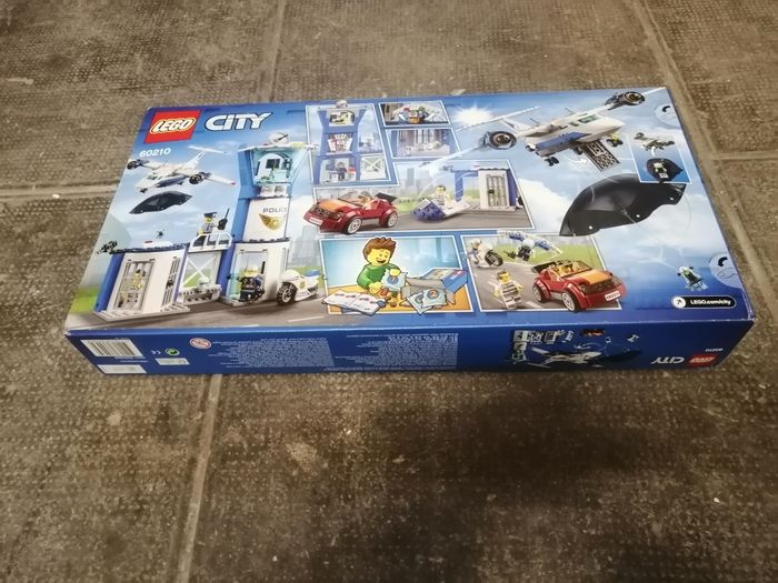 Lego City 60210 La base aérienne de la police
[NEUF] - photo numéro 3