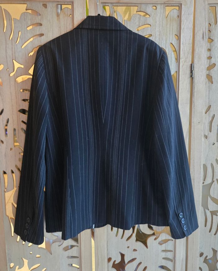 Veste de tailleur et pantalon assorti - photo numéro 2