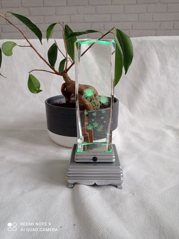 Lampe en cube verre hologramme