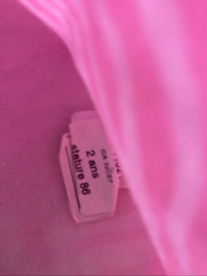 Pull ESCADA taille 2 ans - photo numéro 3