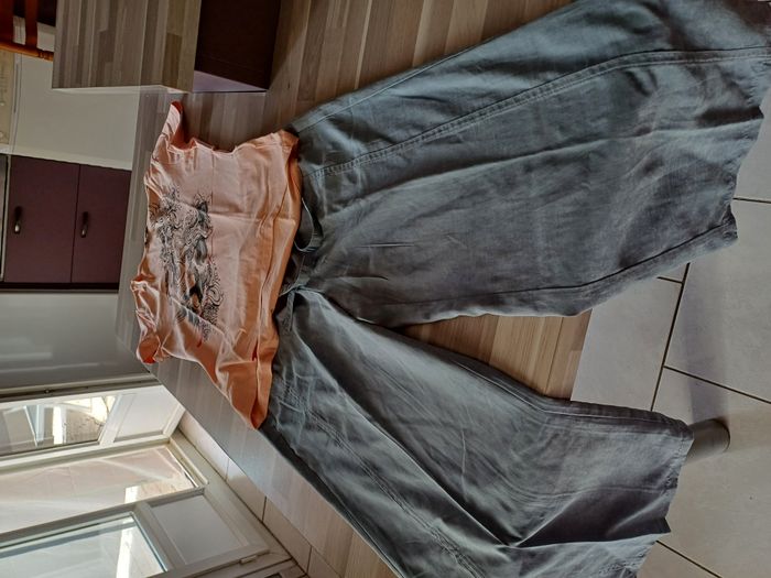 pantalon 7/8ème et tee shirt femmes Taille 38 - photo numéro 2