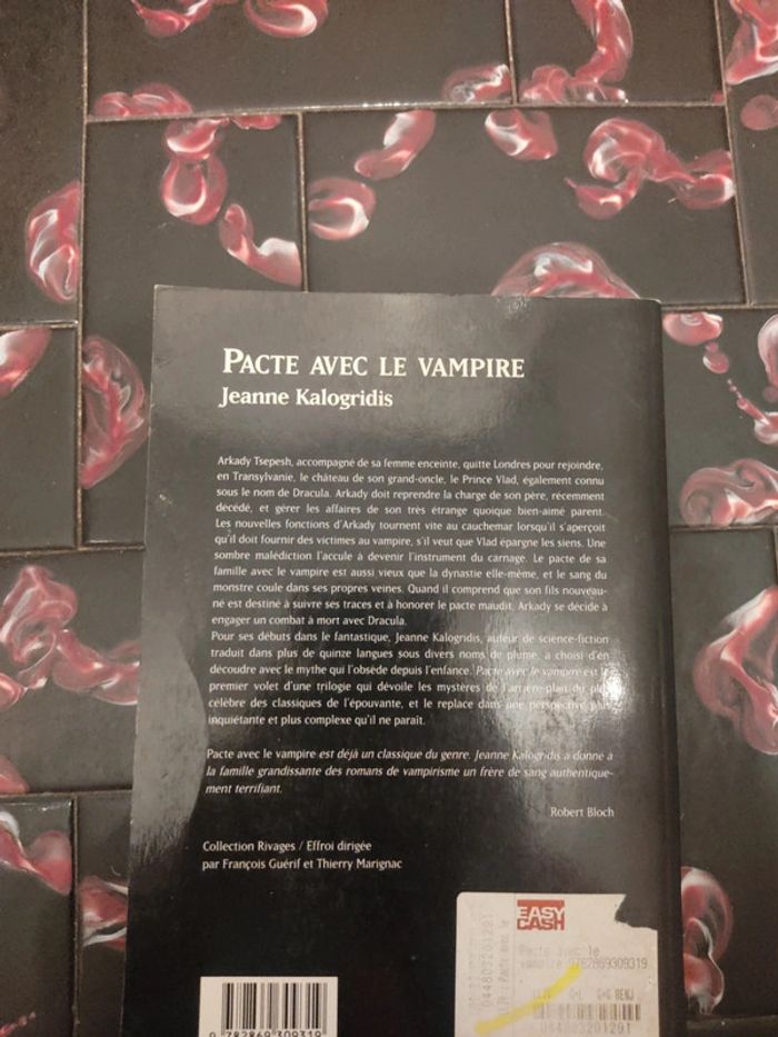 Pacte avec le vampire - photo numéro 2