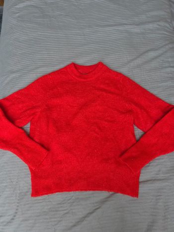 Pull rouge cache cache