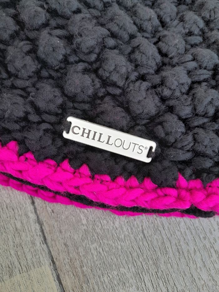 Bonnet noir à pompon rose fuchsia - Chillouts - photo numéro 3