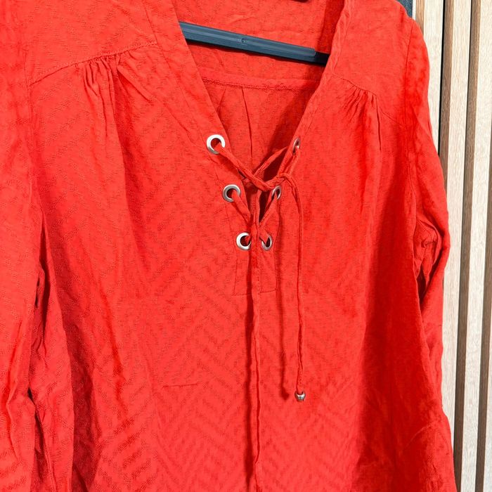 Blouse Bréal orange-rouge, taille L, laçage col, peu portée - photo numéro 2
