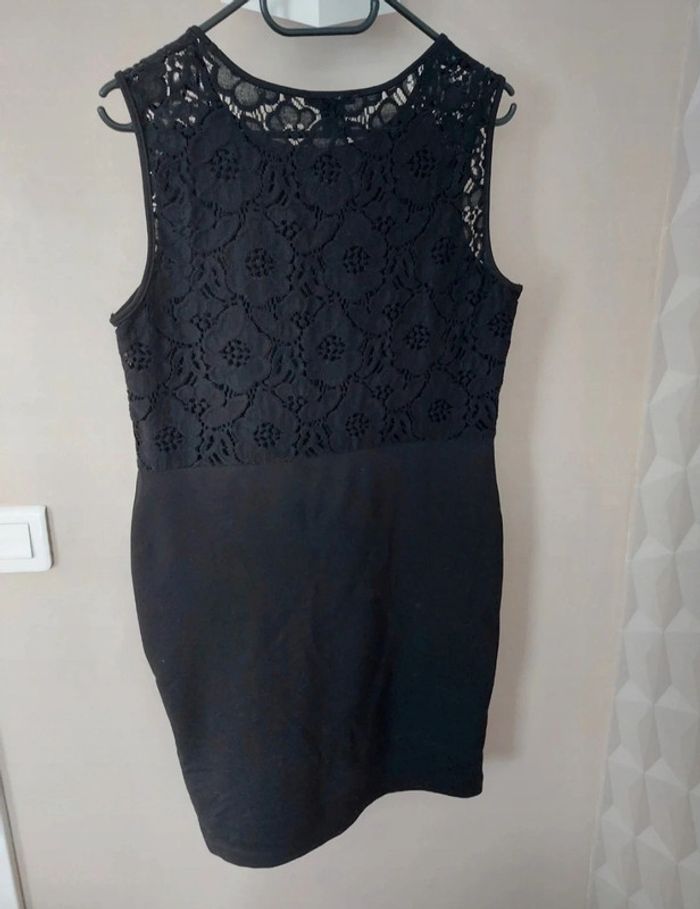 Robe sexy dentelle h&m t M - photo numéro 2