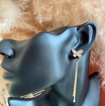 Boucle d’oreille Papillon 🦋 et chaînette