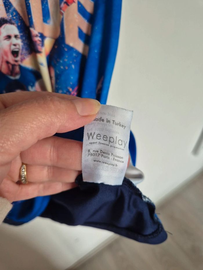 T-shirt  Champion du monde  Weeplay taille 12 ans - photo numéro 6