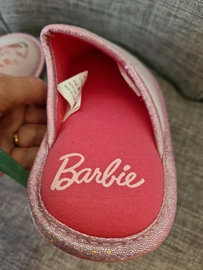 Chaussons Pointure  32 barbie - photo numéro 5