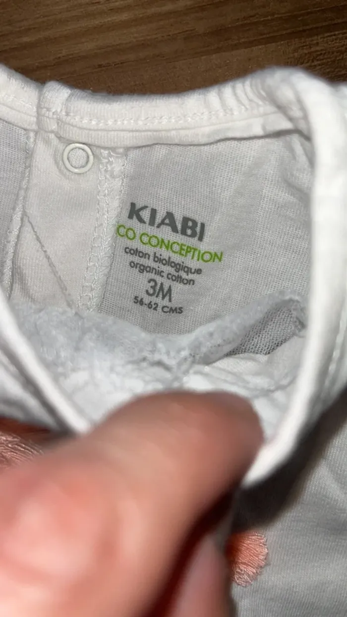 short primark/tee-shirt kiabi/gilet lulu castagnette 3 mois/pull gemo 6 mois offert (etat moyen) - photo numéro 9