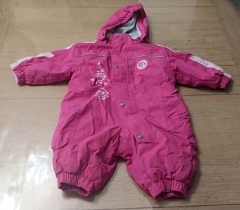 Combinaison de ski fille 9/12mois en très bon état