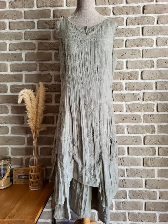 Robe vintage vert sauge Affinités d'Armand Thiery - Made in France