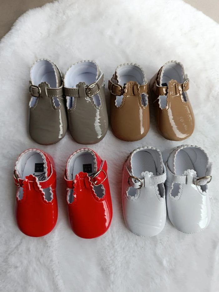 Lot de chaussures bébé fille