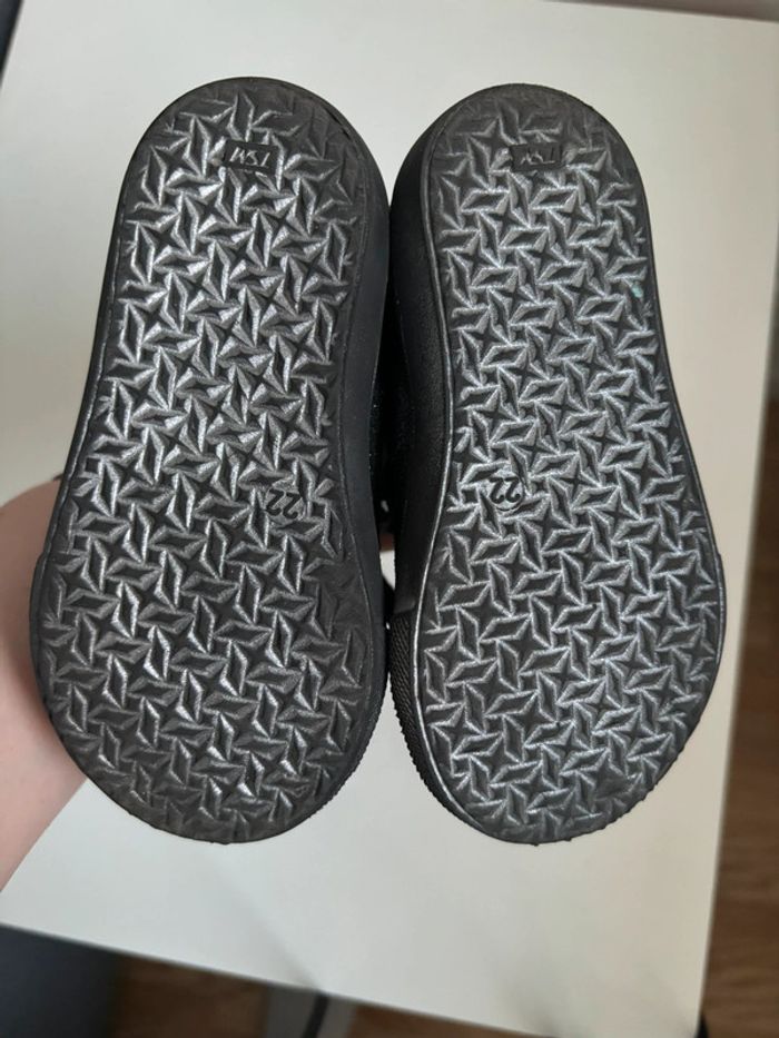 Chaussures montantes pointure 22 - photo numéro 6