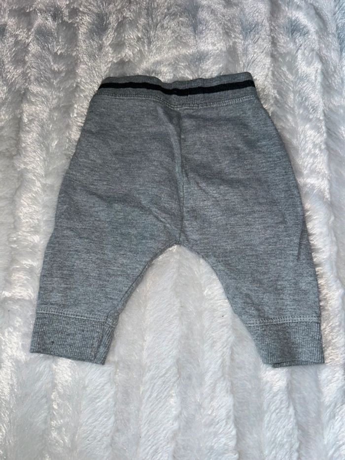 Jogging gris - photo numéro 3