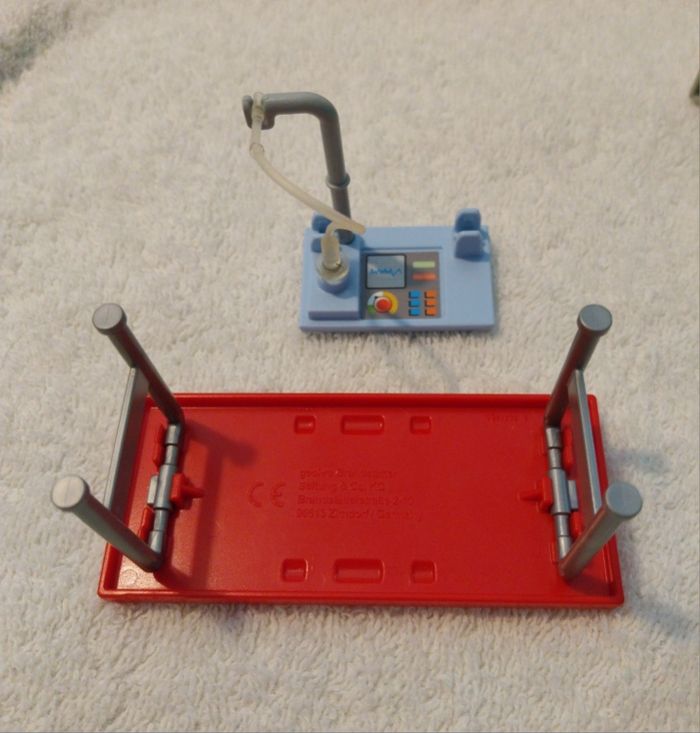 lot Playmobil thème hôpital ustensile scanner lit table tête enrubannée blessé - photo numéro 6