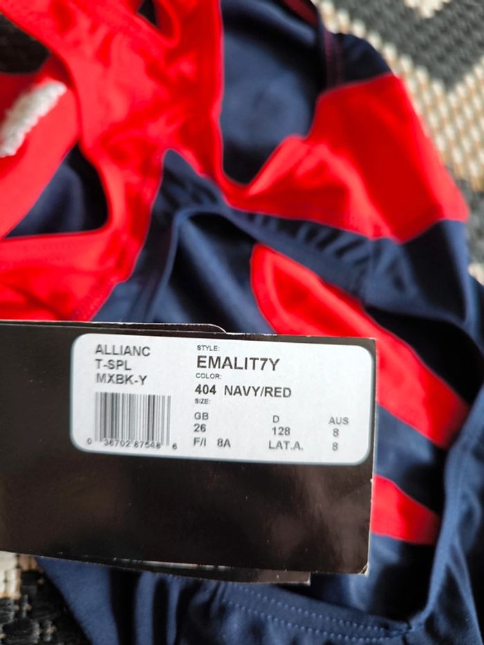 Maíllot de bain tyr taille 8ans neuf - photo numéro 7