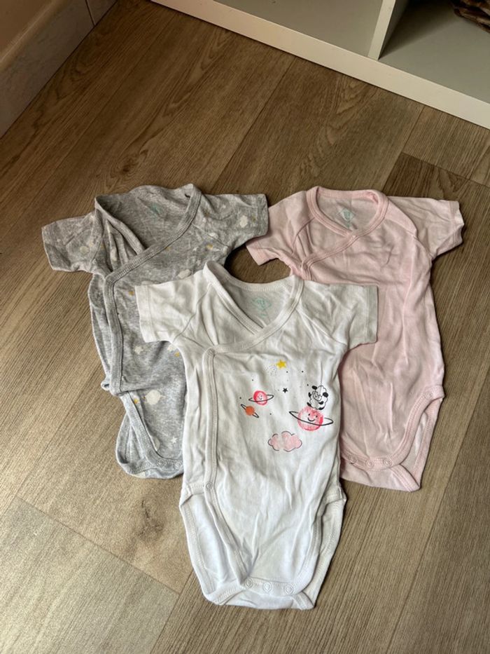 Lot 3 bodies 6 mois