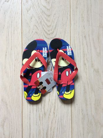 Tongs claquettes Mickey 30/32 Neuves