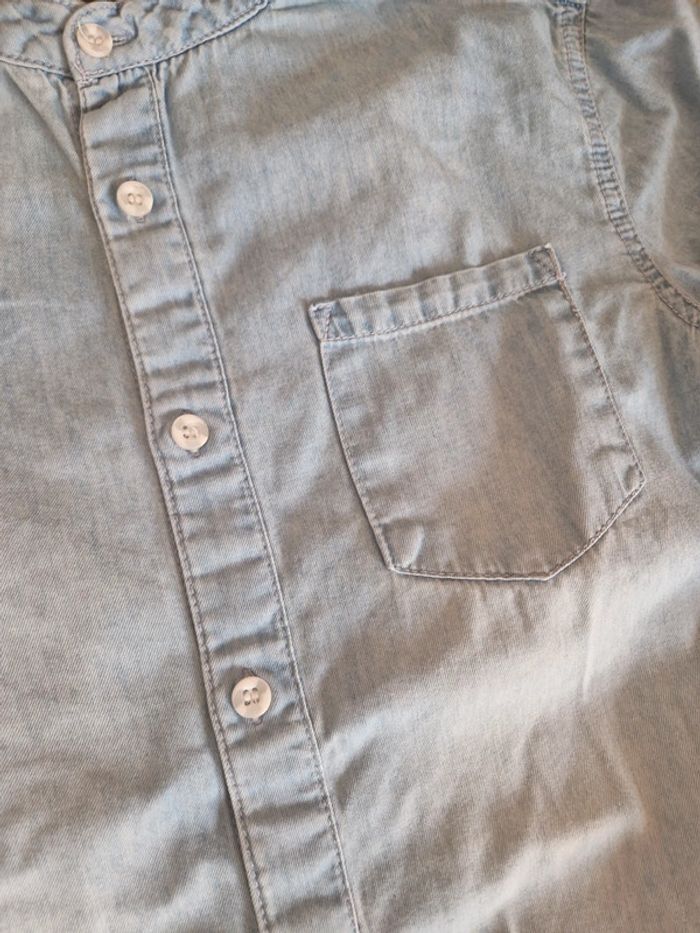 Chemise en jeans col mao Kiabi 🌎 12 ans🌎 - photo numéro 2