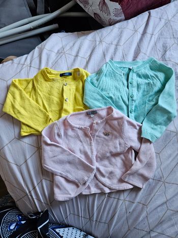 Lot de gilets 24 mois