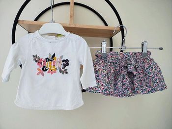 3 mois ensemble tape a l' œil teeshirt et jupe