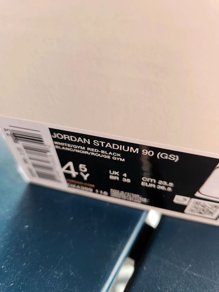 Jordan stadium 90 garçon Taille 36,5 neuves - photo numéro 9