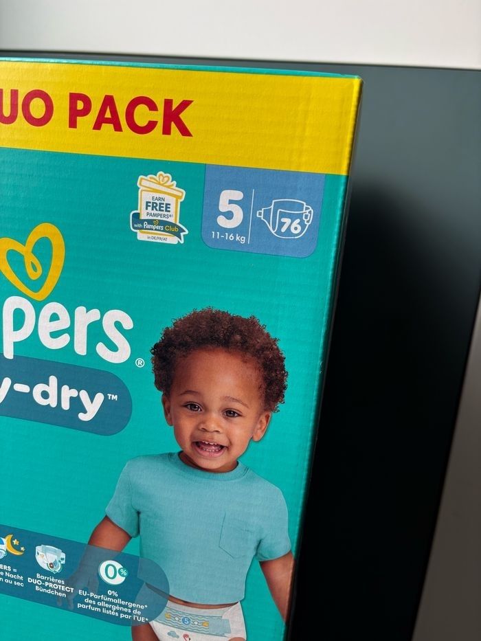 2 cartons T5 Pampers baby dry 2x 76 couches - photo numéro 2