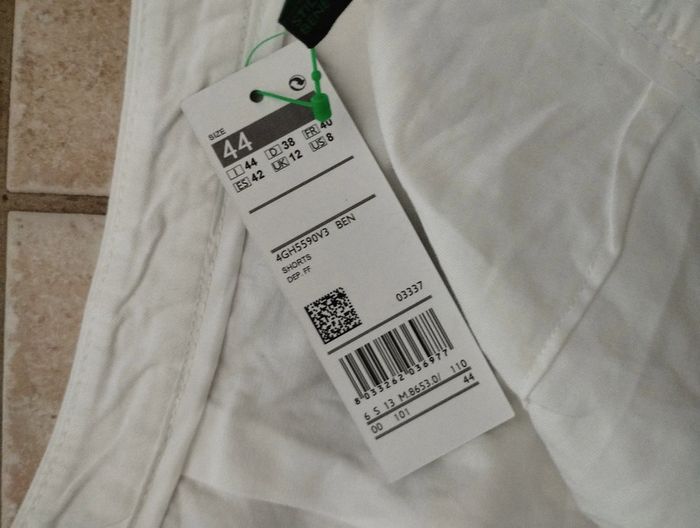 Short Benetton neuf - photo numéro 4
