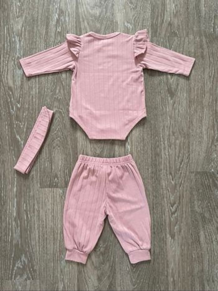 Ensemble rose Shein 3 mois - photo numéro 2