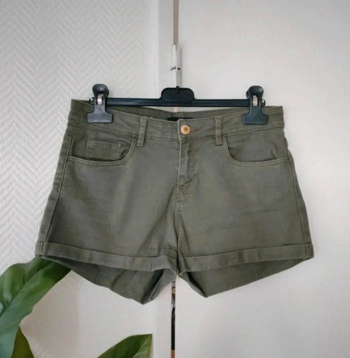Short Kaki H&M taille XS - photo numéro 3