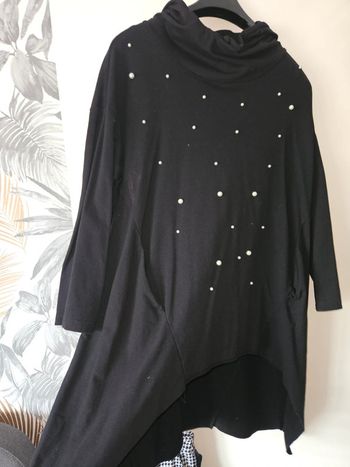 Robe pull à perles noire