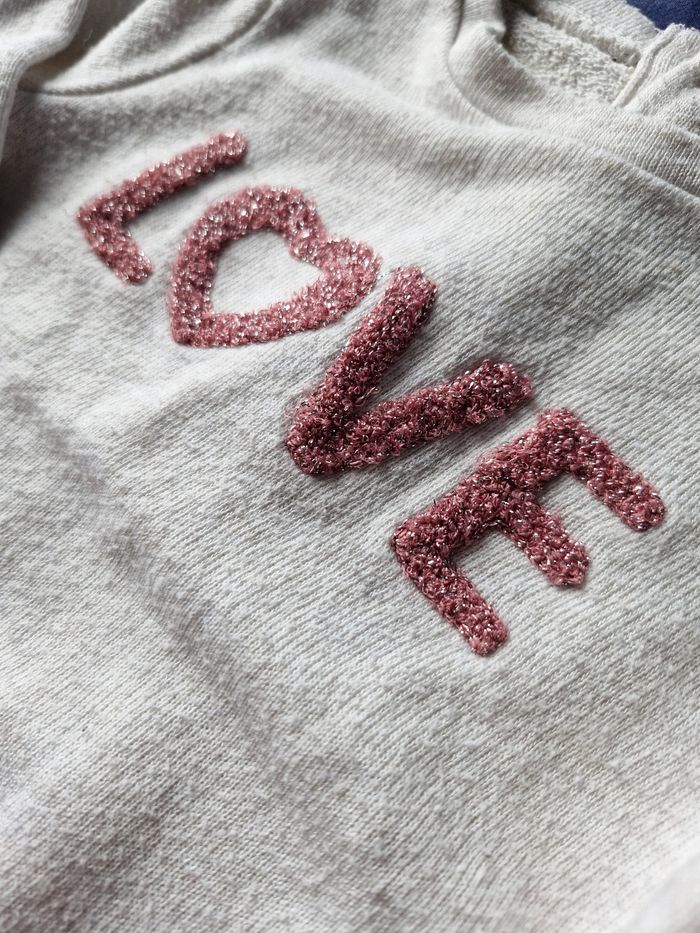 Superbe pull jersey Love Paillettes - photo numéro 2