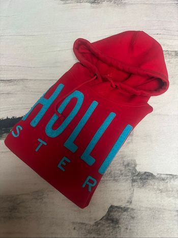 Sweat à capuche Hollister taille M rouge bordeaux logo brodé bleu clair