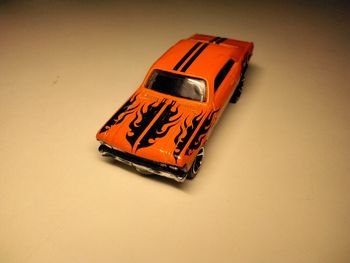 Voiture miniature ’68 Nova Hot Wheels échelle 1/64 ; 3 inche