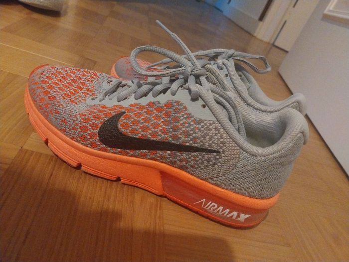 Air max sequent 2 p36 en très bon etat - photo numéro 3