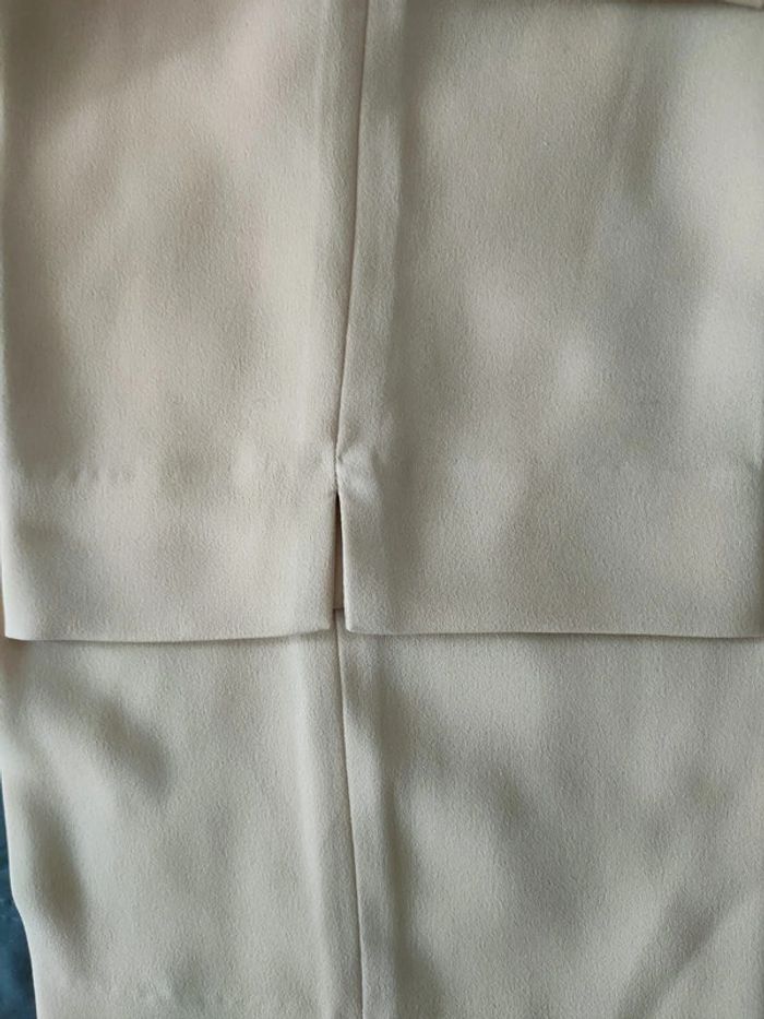 Pantalon beige coupe droite, détails poches, allure élégante et confortable - photo numéro 3