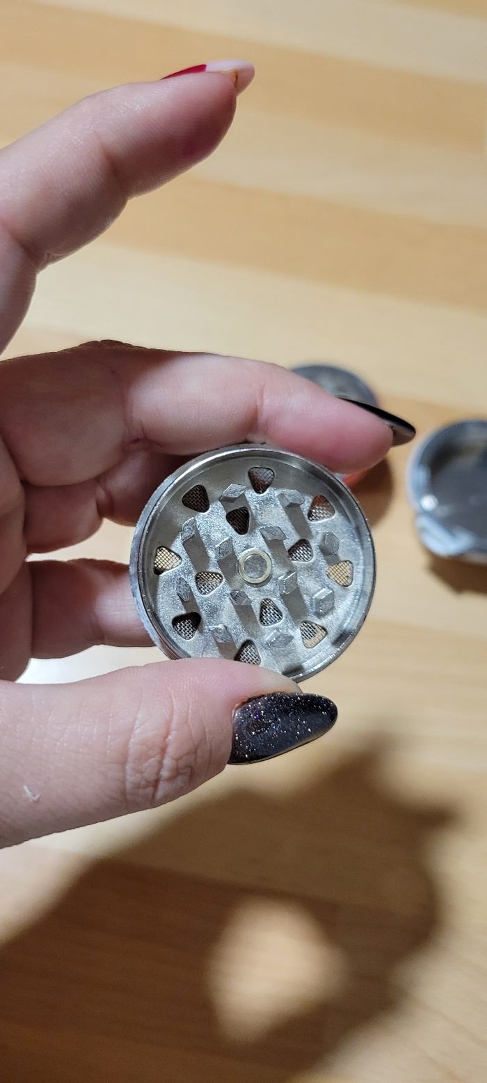 Pokeball grinder - photo numéro 2