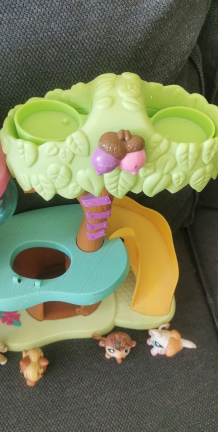 Arbre petshop avec figurines - photo numéro 5