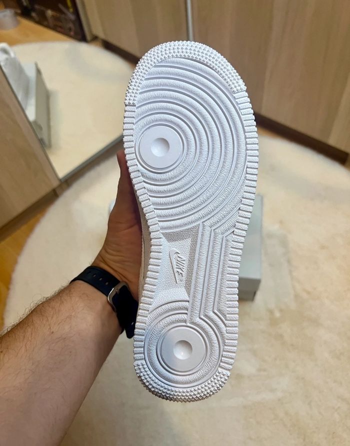 Nouveau Nike Air Force 1 Low Blanc Taille 44 - photo numéro 5