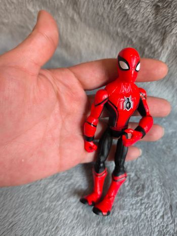 Figurine spiderman marvel