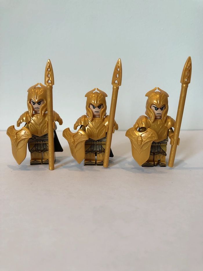 Figurine type lego 3 soldats elfes. le seigneur des anneaux